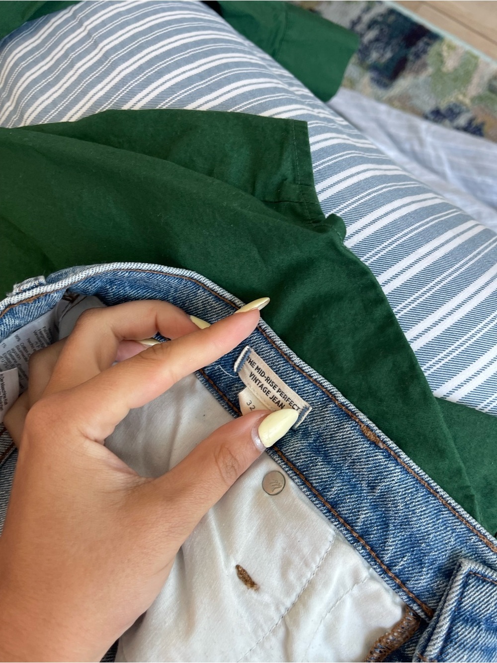 Madewell The Mid Rise Perfect Vintage Jeans - Picture 4 of 5